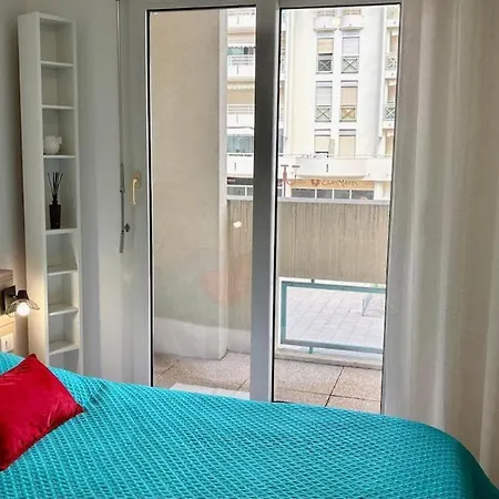 Апартаменти Les Pins Bleus